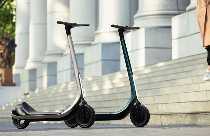 全球首款用3D打印热塑性碳纤维复合材料的电动滑板车