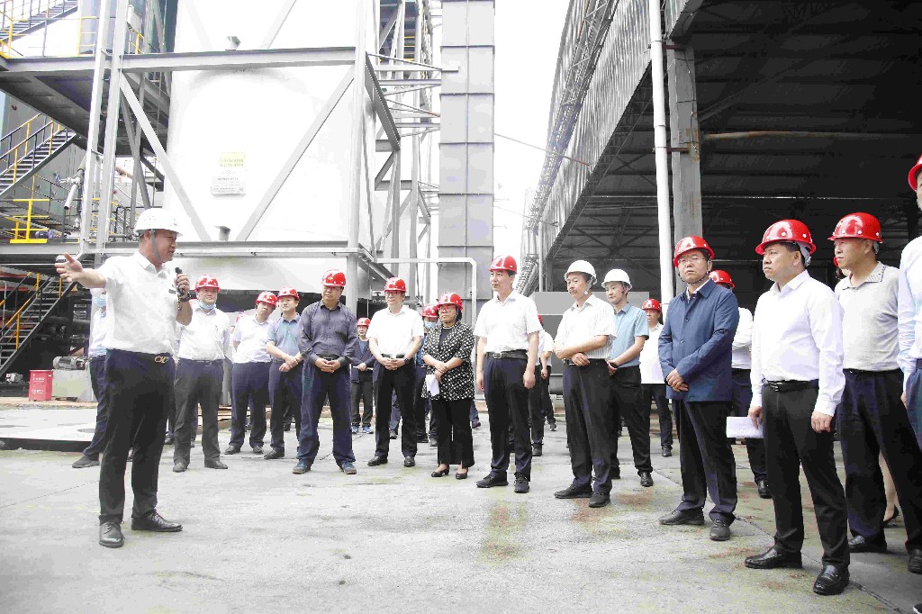 咸阳市观摩团走进陕煤新型能源生物质气化供热项目 咸阳市观摩团走进陕煤新型能源生物质气化供热项目