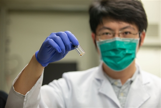 中外科学家用二氧化碳反应器制造燃料 中外科学家用二氧化碳反应器制造燃料