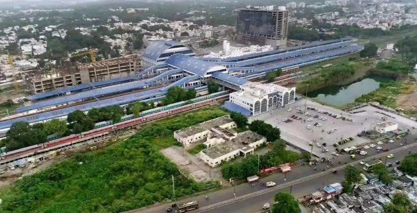 万华化学聚碳酸酯材料助力“超级火车站”落成