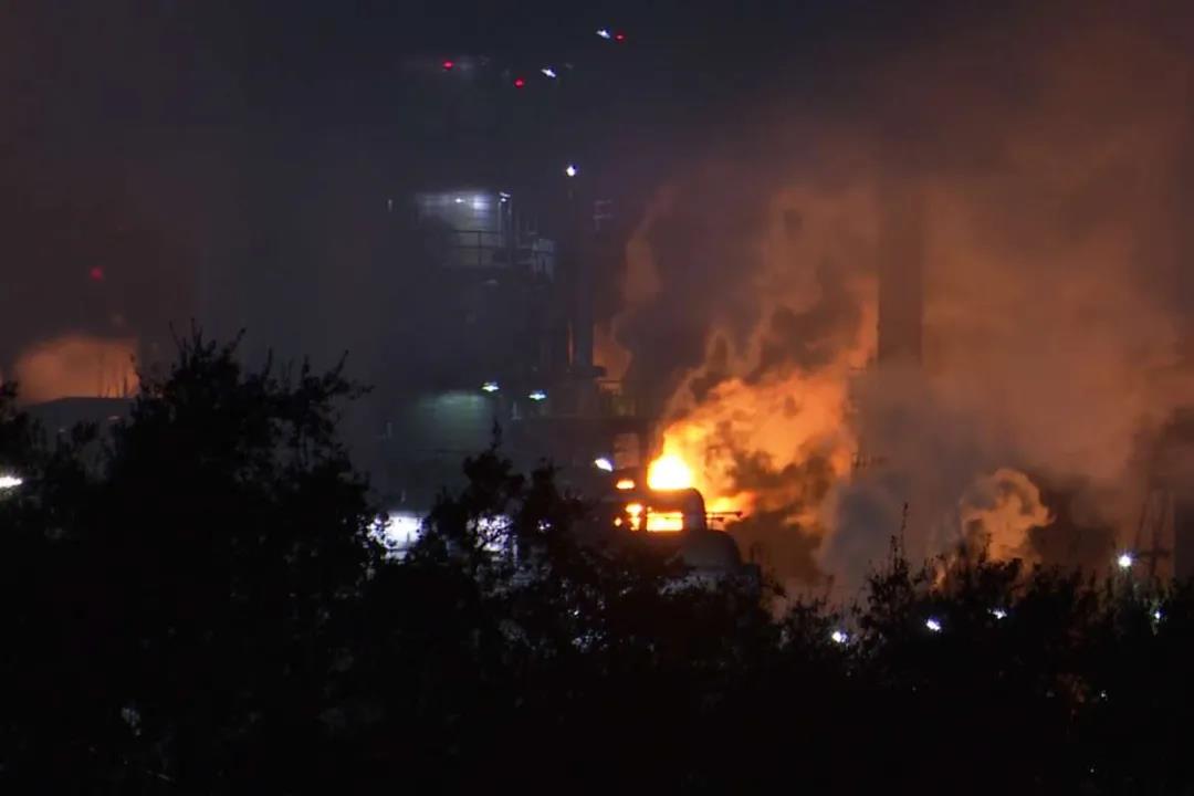 埃克森美孚德州炼油厂发生火灾 埃克森美孚德州炼油厂发生火灾