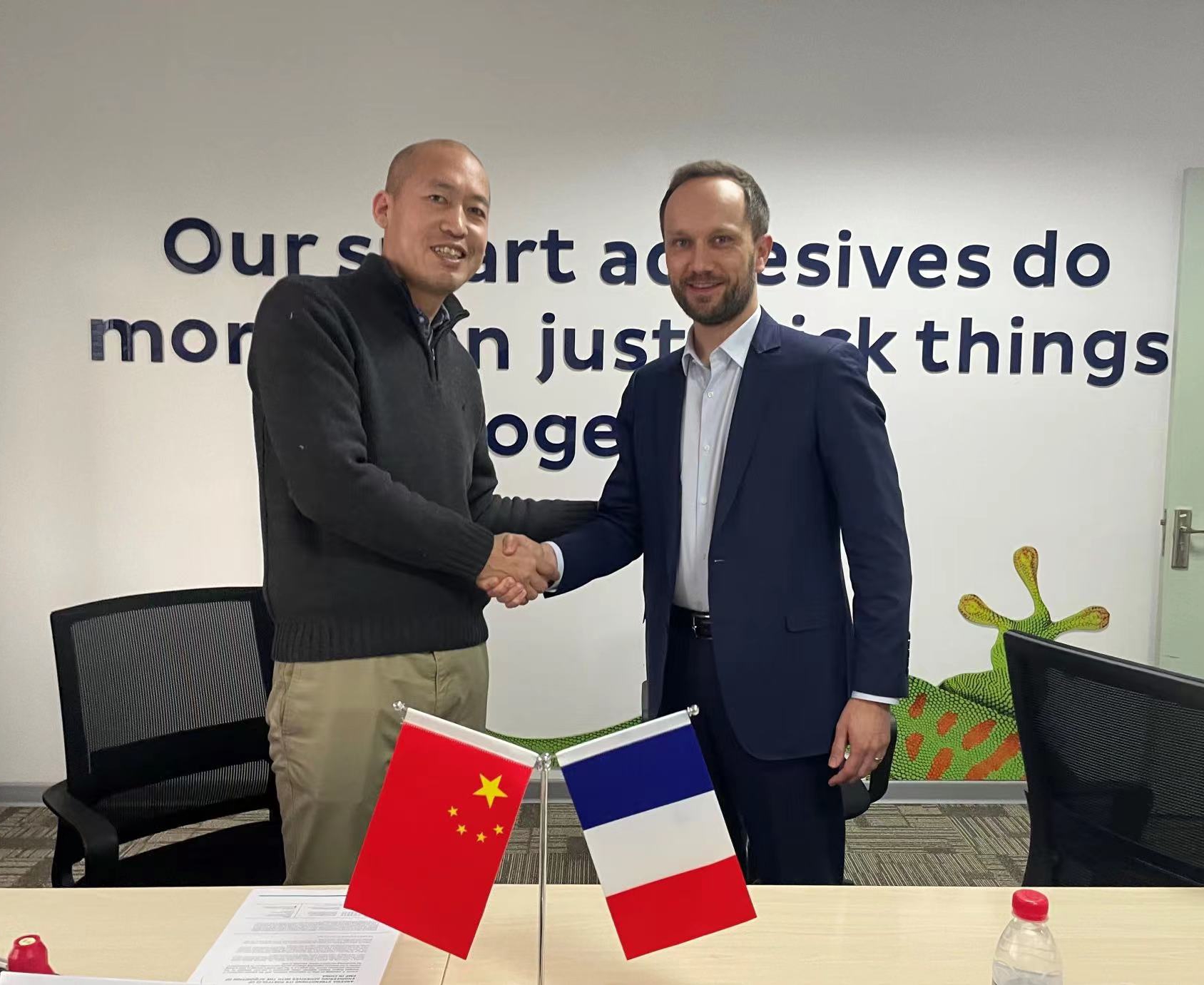 阿科玛收购上海智冠 强化其工程胶粘剂产品组合