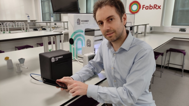 Alvaro Goyane 使用3D药丸打印机 Alvaro Goyane 使用3D药丸打印机