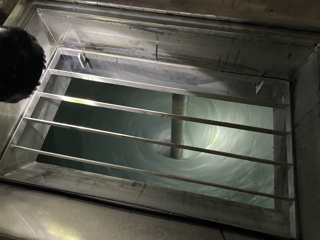 底漆分散釜成功运转 底漆分散釜成功运转