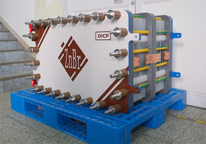 大连化物所集成出30 kW级锌溴液流电池电堆 大连化物所集成出30 kW级锌溴液流电池电堆