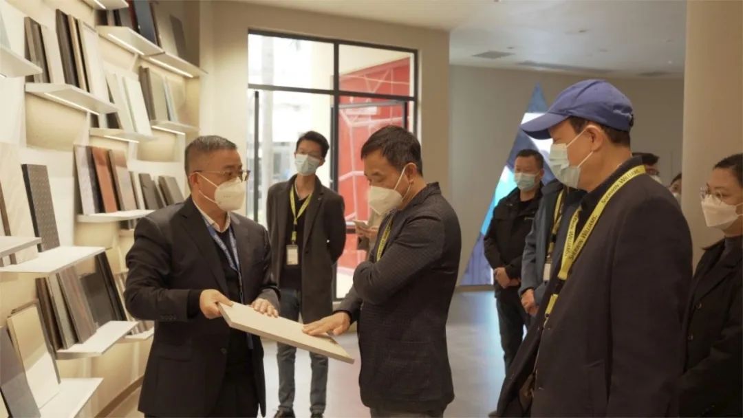 健威集团与与宣伟华润共话木器漆创新