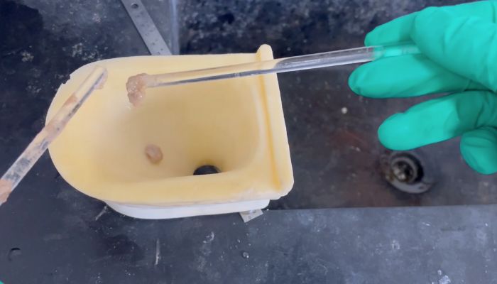 研究人员测试 3D 打印马桶的光滑表面 研究人员测试 3D 打印马桶的光滑表面